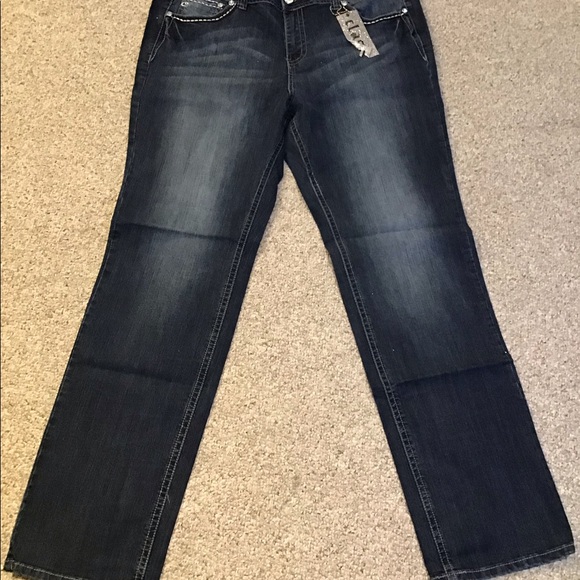 New Clash Women’s Plus Size Boot Cut Jeans - Picture 2 of 3
